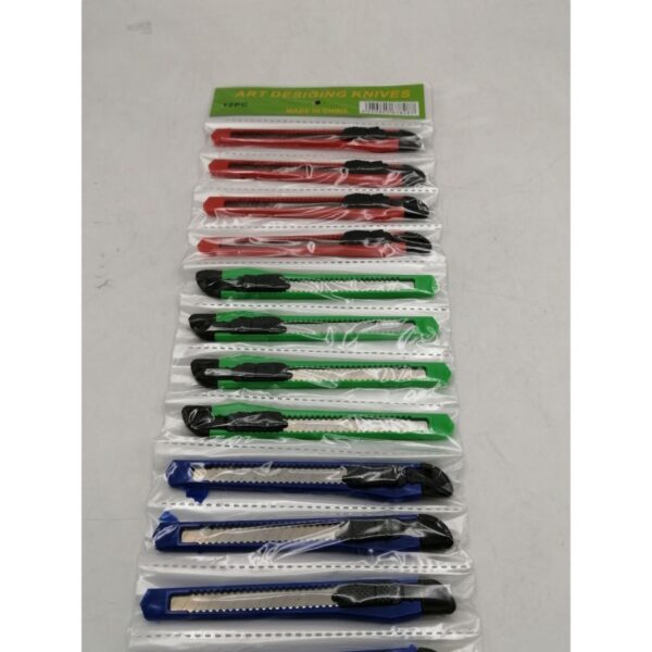 مشرط بلاستك كبير 12 على كرت